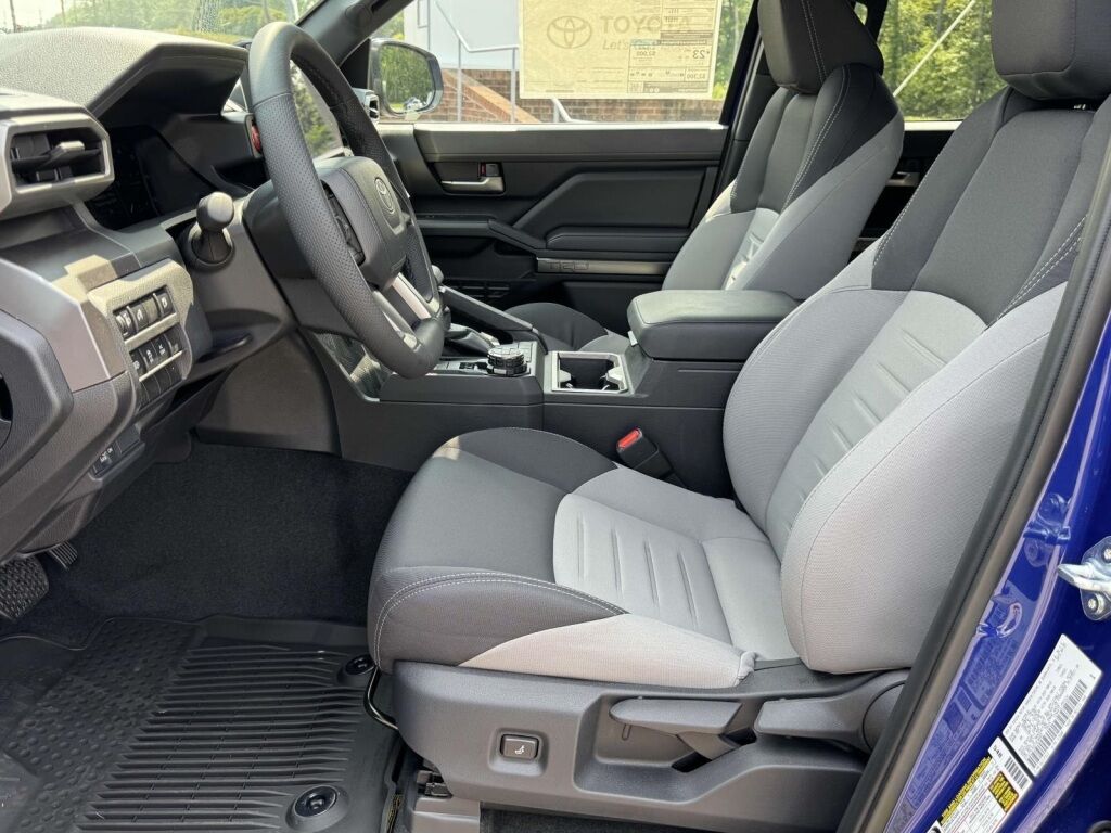 2025 Toyota Tacoma Hybrid TRD Off Road Fredericksburg VA