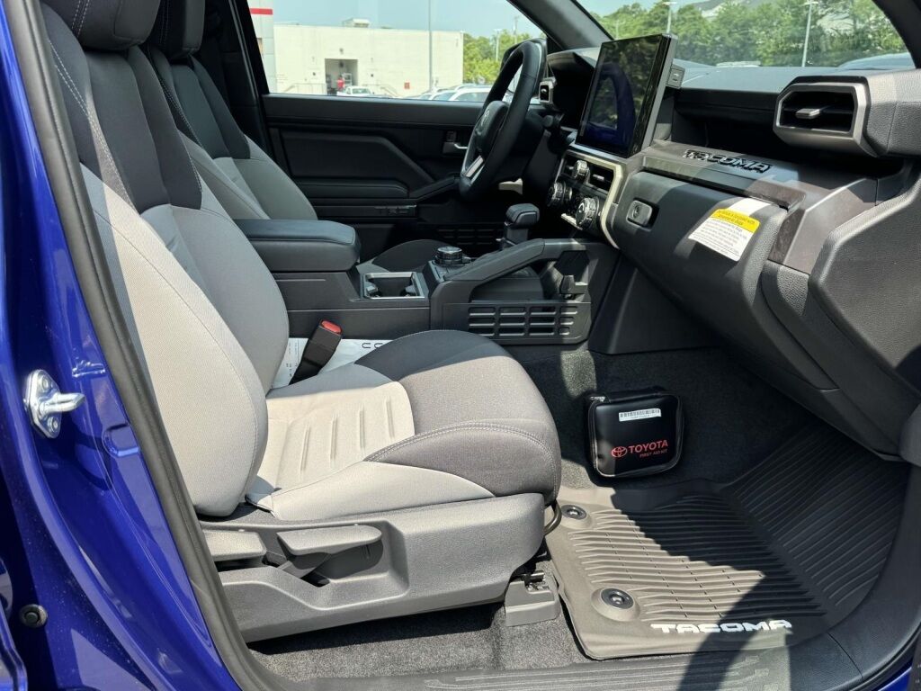 2025 Toyota Tacoma Hybrid TRD Off Road Fredericksburg VA