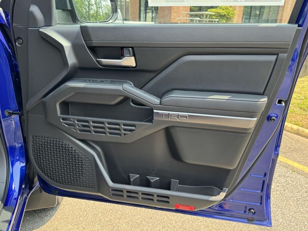 2025 Toyota Tacoma Hybrid TRD Off Road Fredericksburg VA
