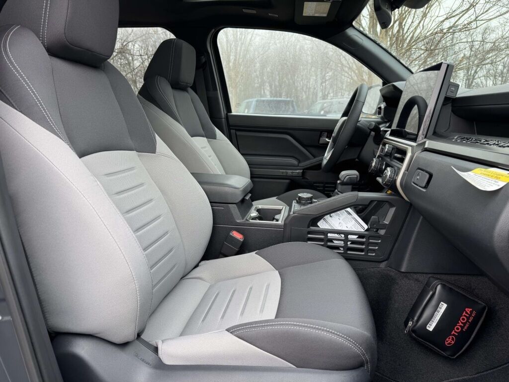 2025 Toyota Tacoma Hybrid TRD Off Road Fredericksburg VA