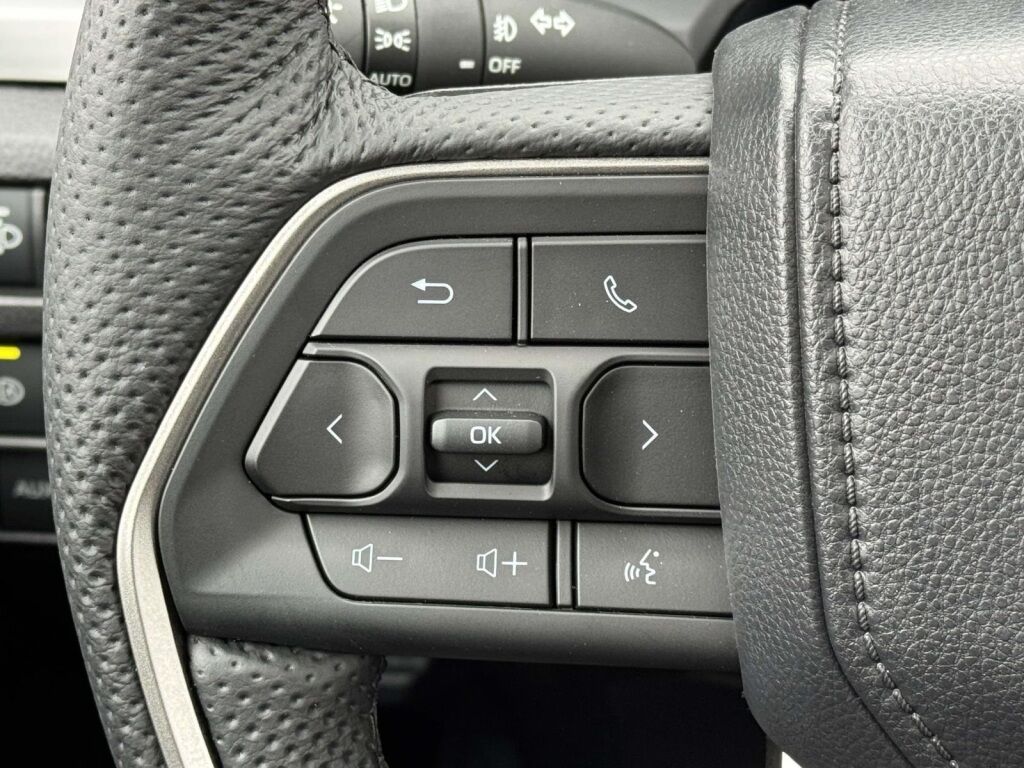 2025 Toyota Tacoma Hybrid TRD Off Road Fredericksburg VA