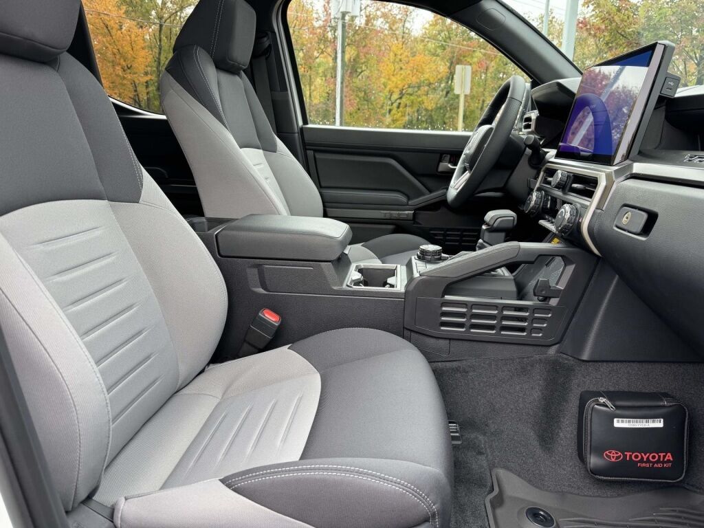 2025 Toyota Tacoma Hybrid TRD Off Road Fredericksburg VA