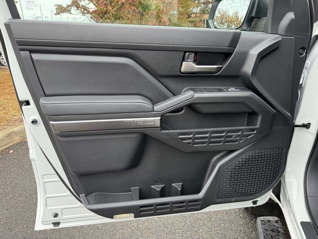 2025 Toyota Tacoma Hybrid TRD Off Road Fredericksburg VA