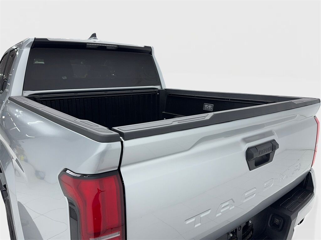 2025 Toyota Tacoma SR5 photo 12
