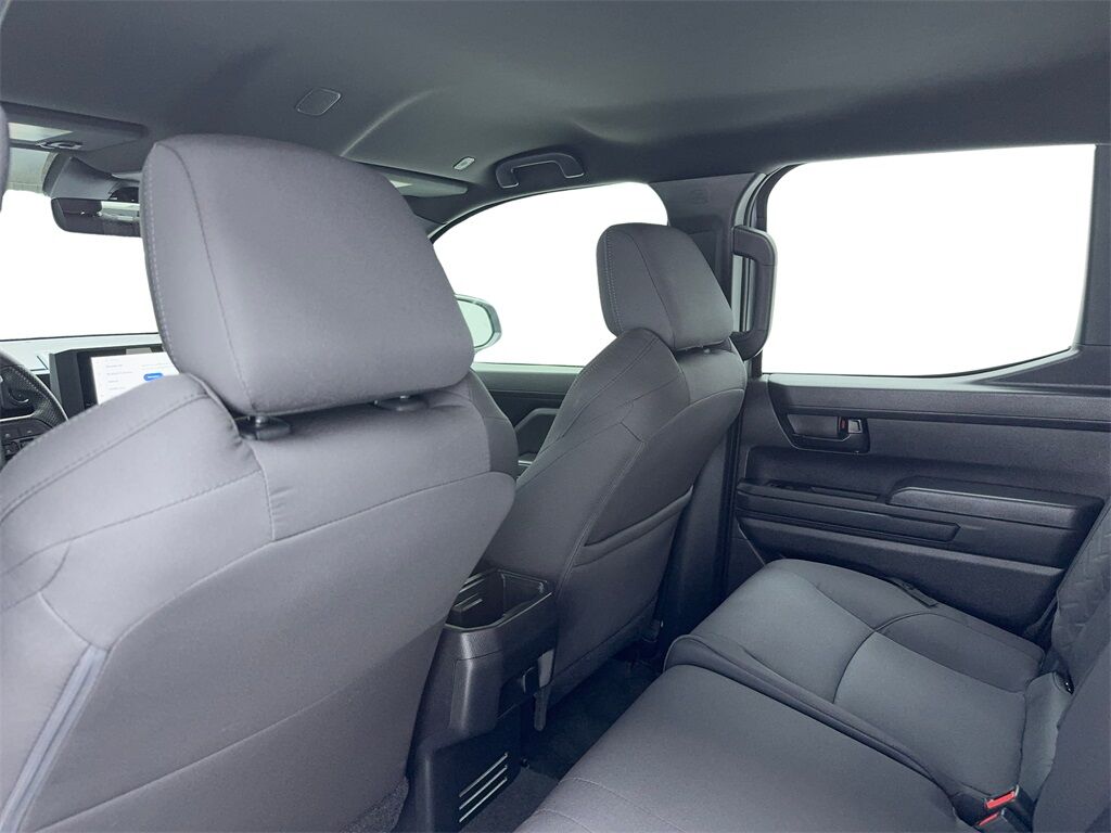 2025 Toyota Tacoma SR5 photo 32