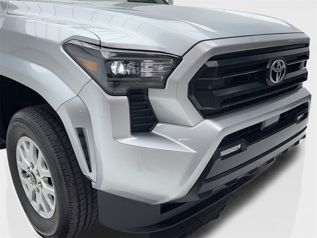2025 Toyota Tacoma SR5 photo 3