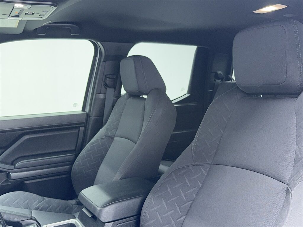 2025 Toyota Tacoma SR5 photo 27