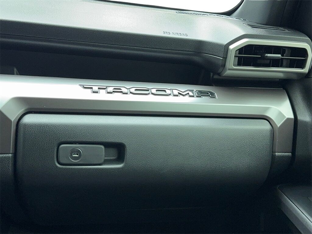2025 Toyota Tacoma SR5 photo 19