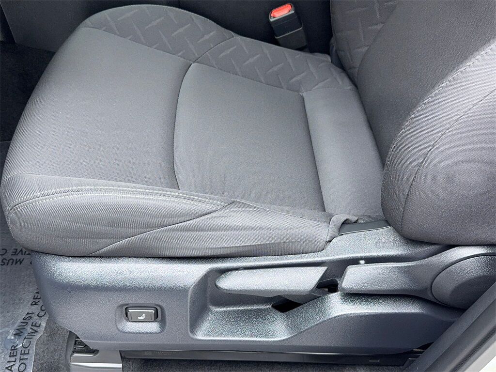 2025 Toyota Tacoma SR5 photo 28