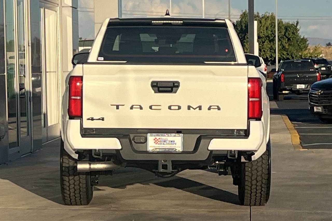 2025 Toyota Tacoma SR5 Ontario OR