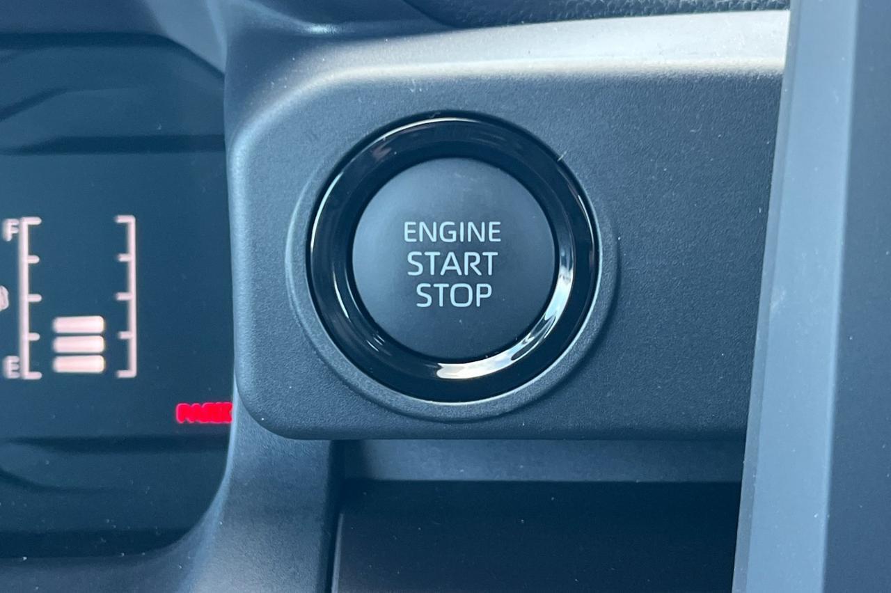 2025 Toyota Tacoma SR5 Ontario OR