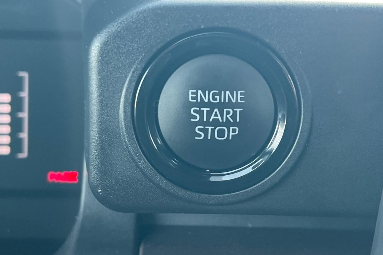 2025 Toyota Tacoma SR5 Ontario OR