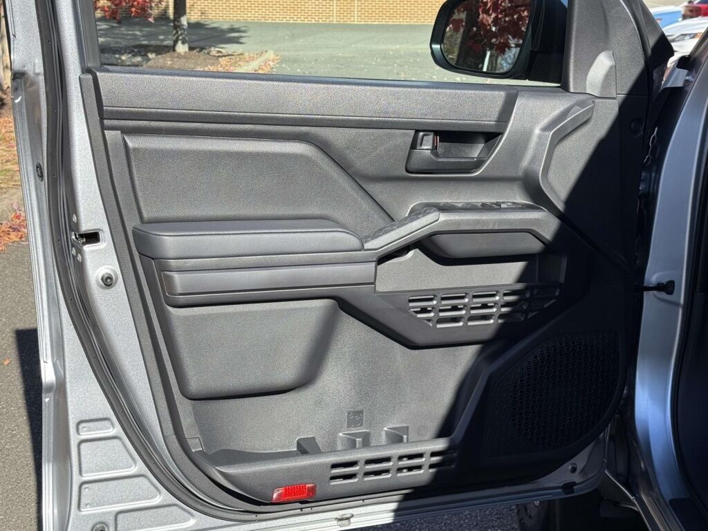 2025 Toyota Tacoma SR5 Fredericksburg VA