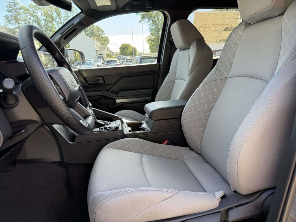 2025 Toyota Tacoma SR5 Fredericksburg VA