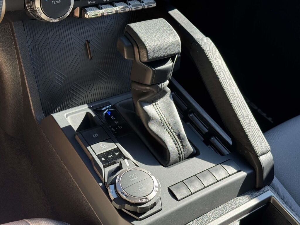 2025 Toyota Tacoma SR5 Fredericksburg VA