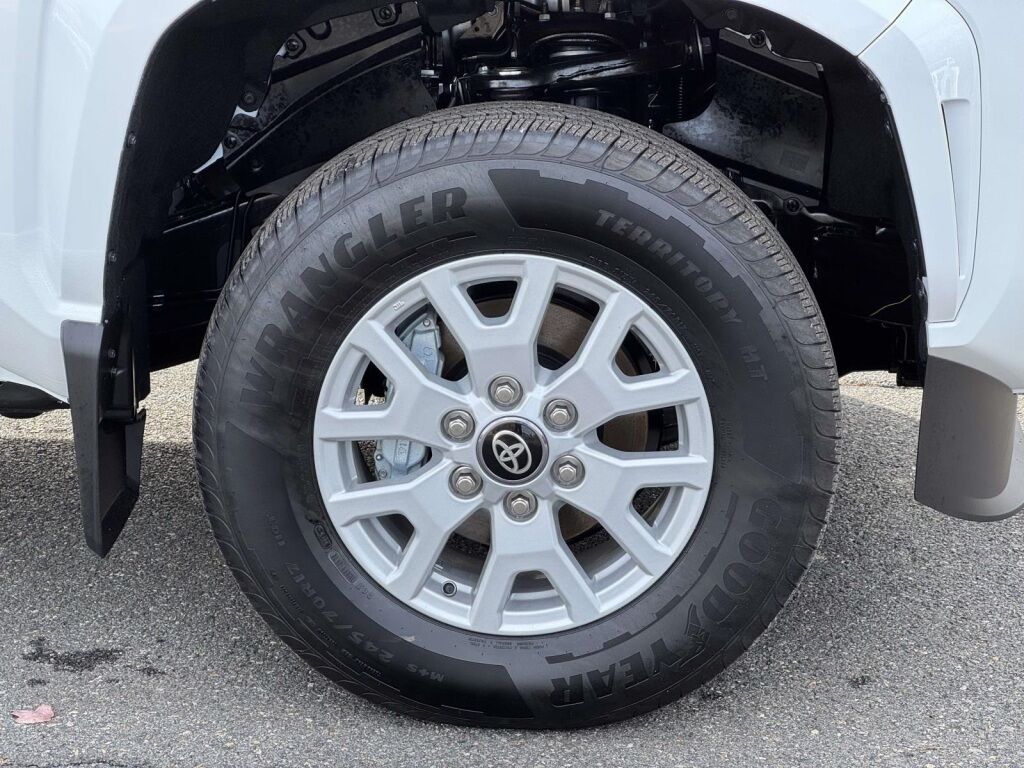 2025 Toyota Tacoma SR5 Fredericksburg VA