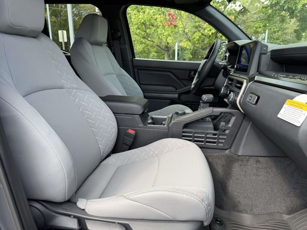 2025 Toyota Tacoma SR5 Fredericksburg VA