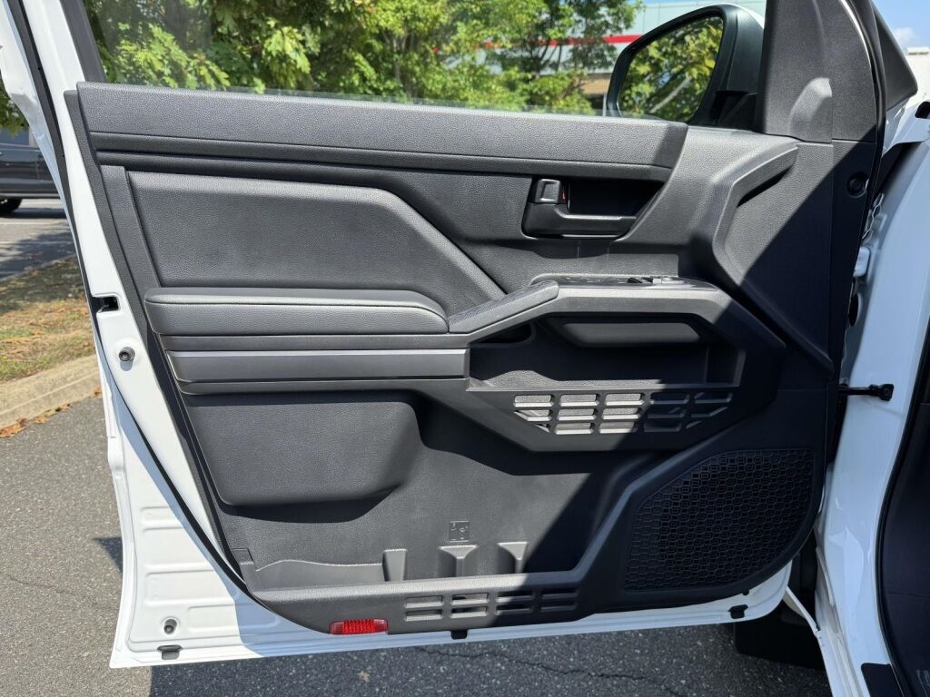 2025 Toyota Tacoma SR5 Fredericksburg VA