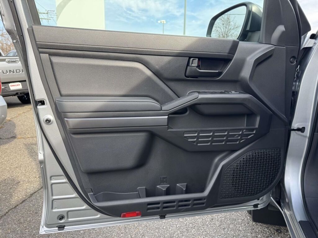 2025 Toyota Tacoma SR5 Fredericksburg VA