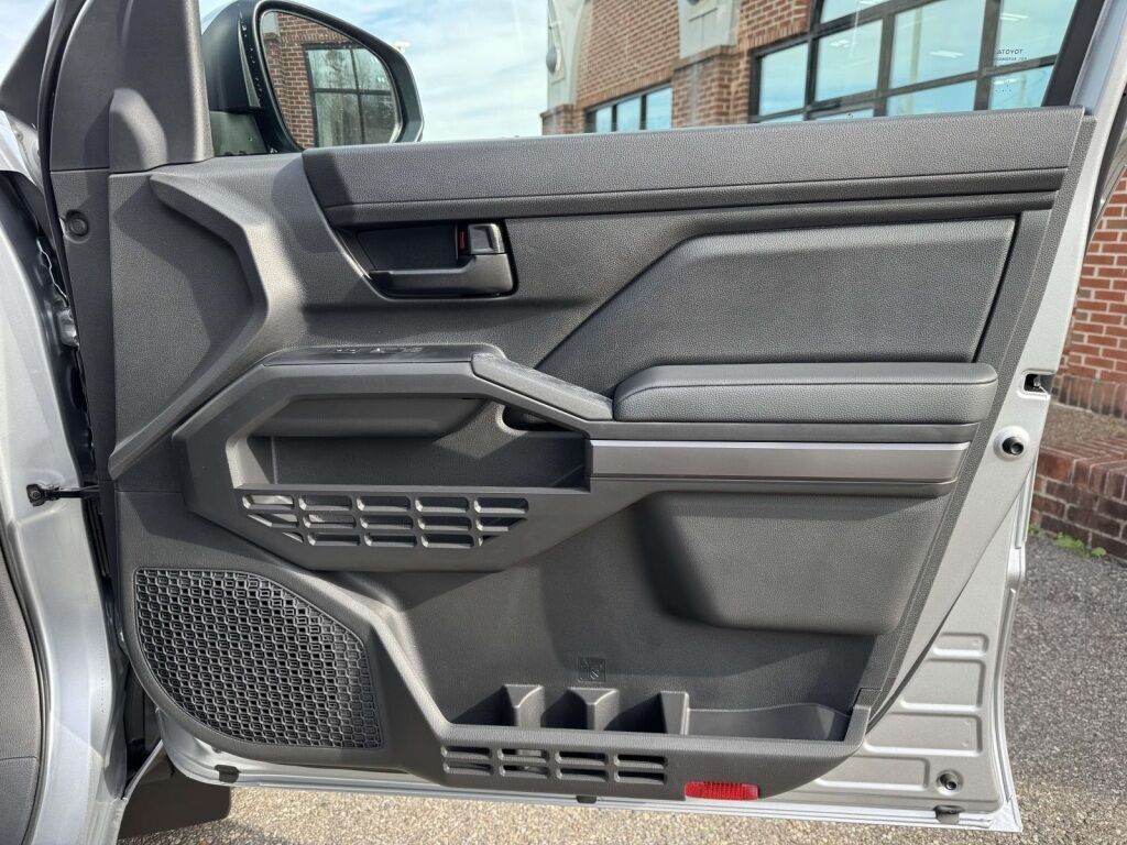 2025 Toyota Tacoma SR5 Fredericksburg VA