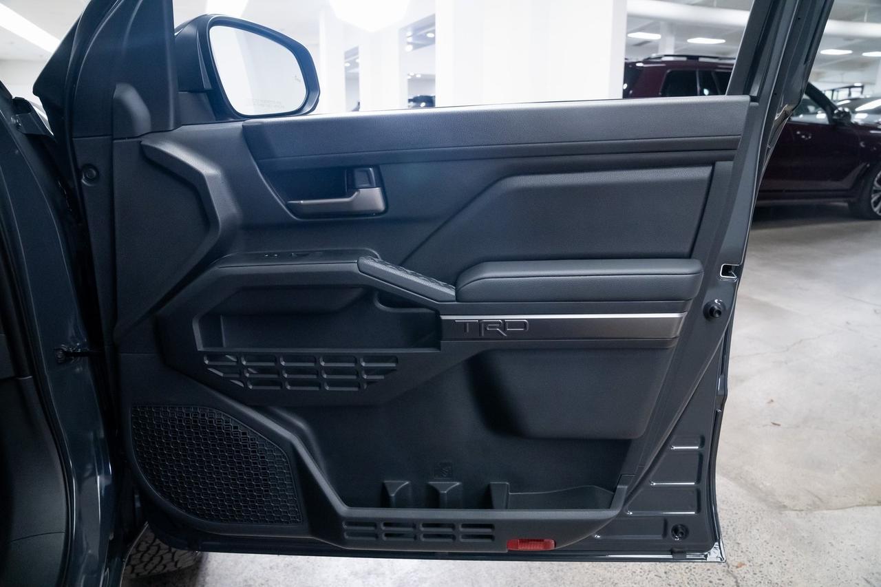 2025 Toyota Tacoma TRD Off-Road 1 Owner Heated Seats Adaptive Cruise Portland OR