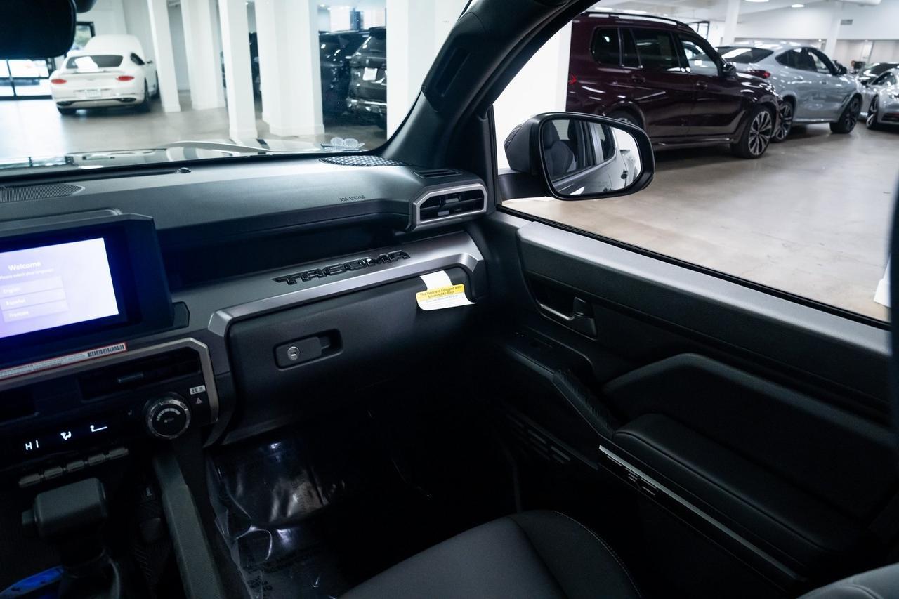 2025 Toyota Tacoma TRD Off-Road 1 Owner Heated Seats Adaptive Cruise Portland OR