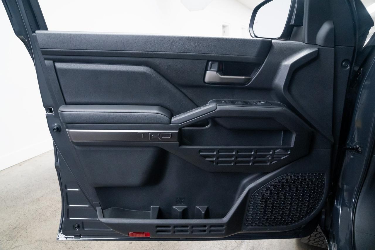 2025 Toyota Tacoma TRD Off-Road 1 Owner Heated Seats Adaptive Cruise Portland OR