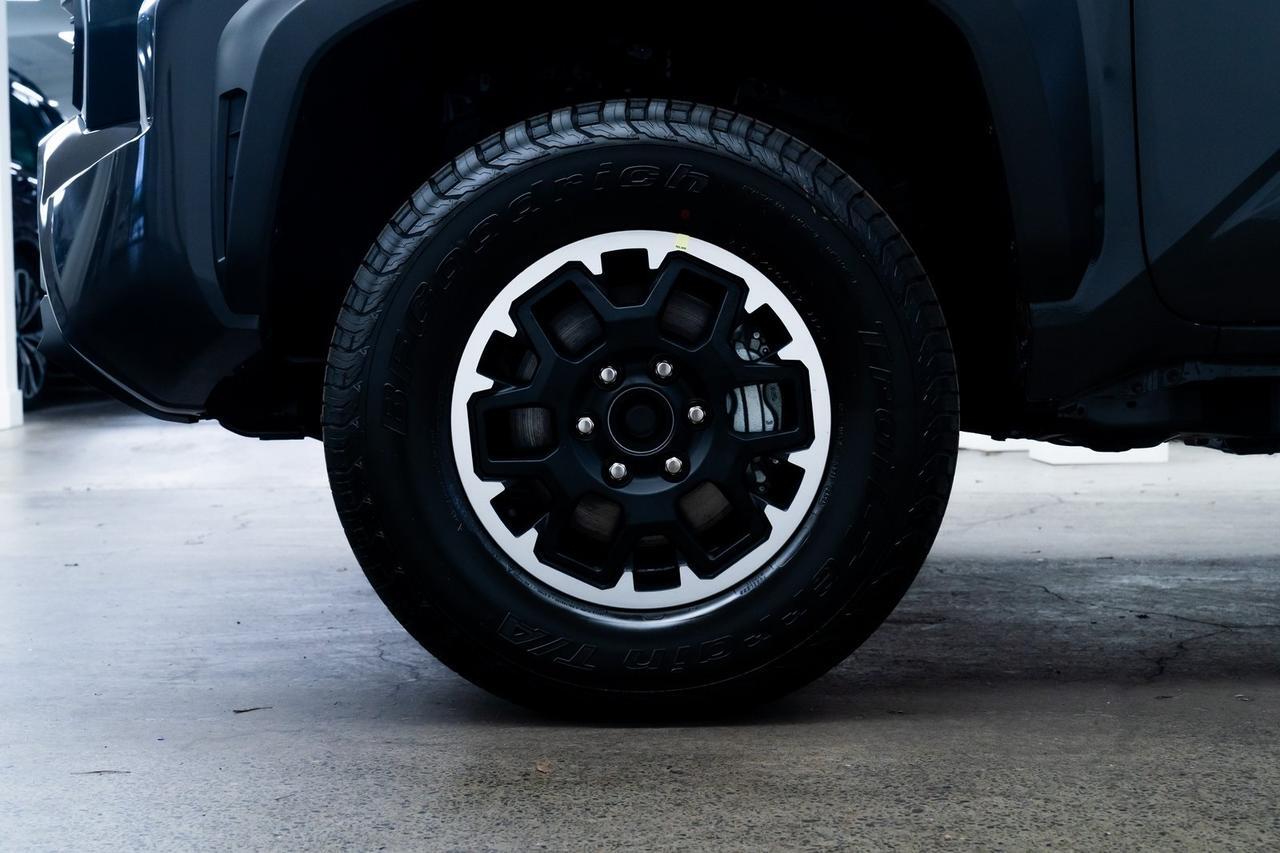 2025 Toyota Tacoma TRD Off-Road 1 Owner Heated Seats Adaptive Cruise Portland OR