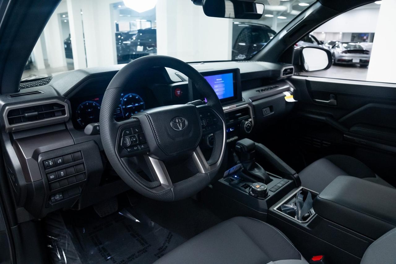 2025 Toyota Tacoma TRD Off-Road 1 Owner Heated Seats Adaptive Cruise Portland OR