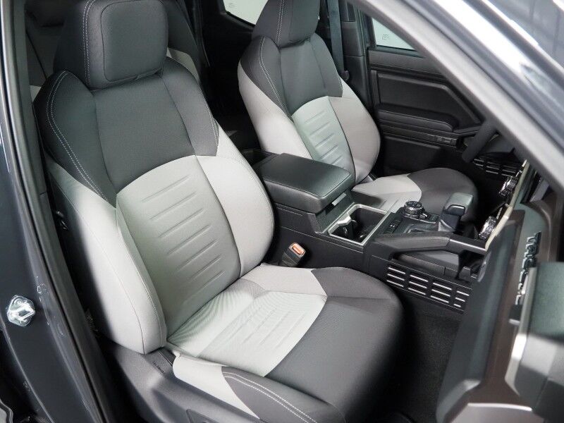 2025 Toyota Tacoma TRD Off Road Hybrid 4WD *TRD OFF ROAD UPGRADE PKG, ADAPTIVE CRUISE, SAFTEY ALERTS, BACKUP-CAMERA, 14 INCH DISPLAY, HEATED SEATS/STEERING, KEYLESS ENTRY, JBL AUDIO, WIRELESS CHARGING, ANDROID & APPLE