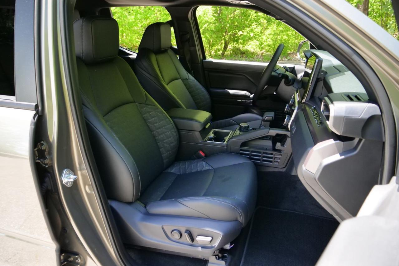 2025 Toyota Tacoma TRD Sport 4X4 / Premium Package / Leather Seats! Lincolnton NC