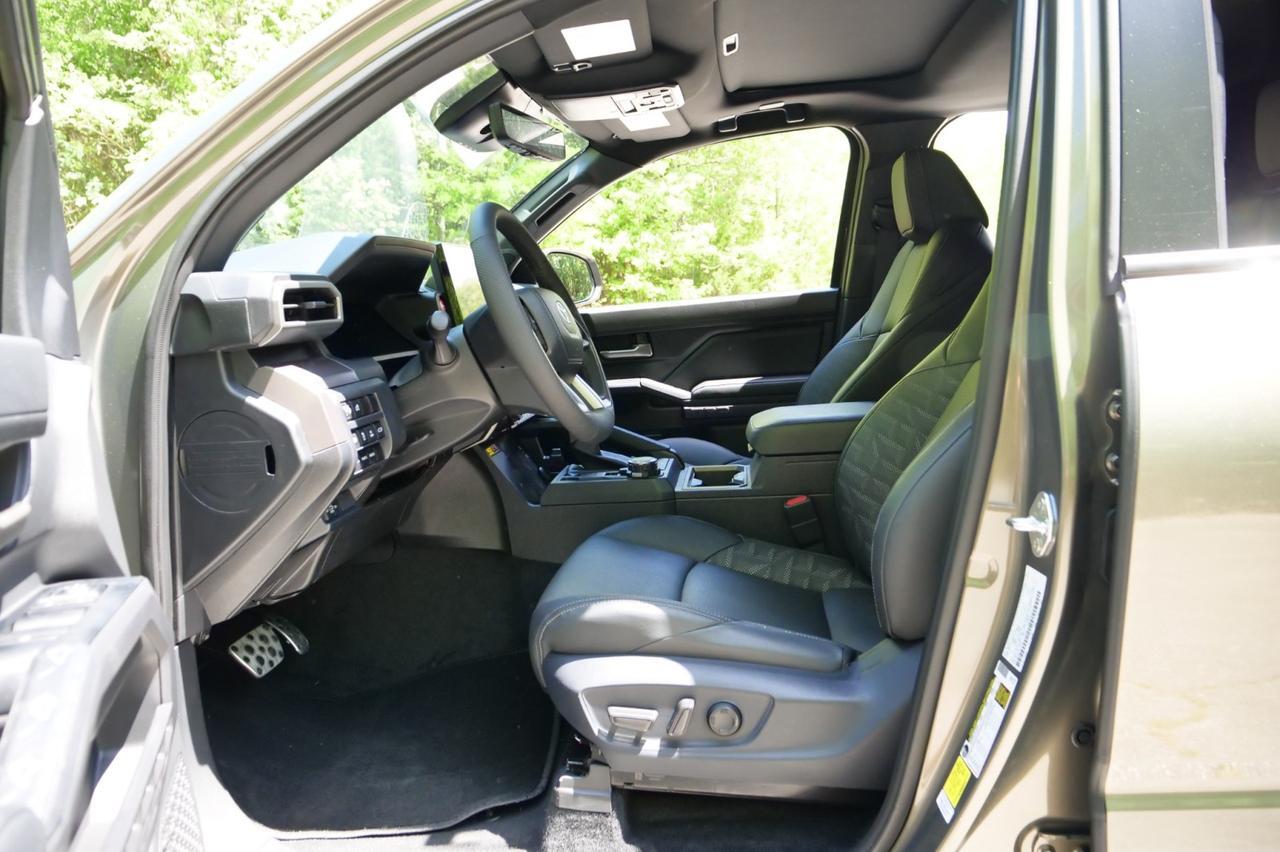 2025 Toyota Tacoma TRD Sport 4X4 / Premium Package / Leather Seats! Lincolnton NC