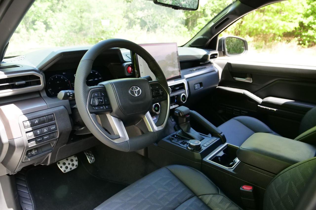 2025 Toyota Tacoma TRD Sport 4X4 / Premium Package / Leather Seats! Lincolnton NC