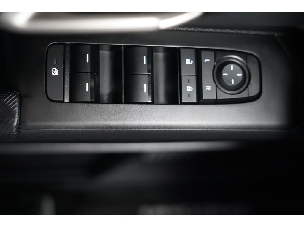 2025 Toyota Tacoma TRD Sport - Photo 25