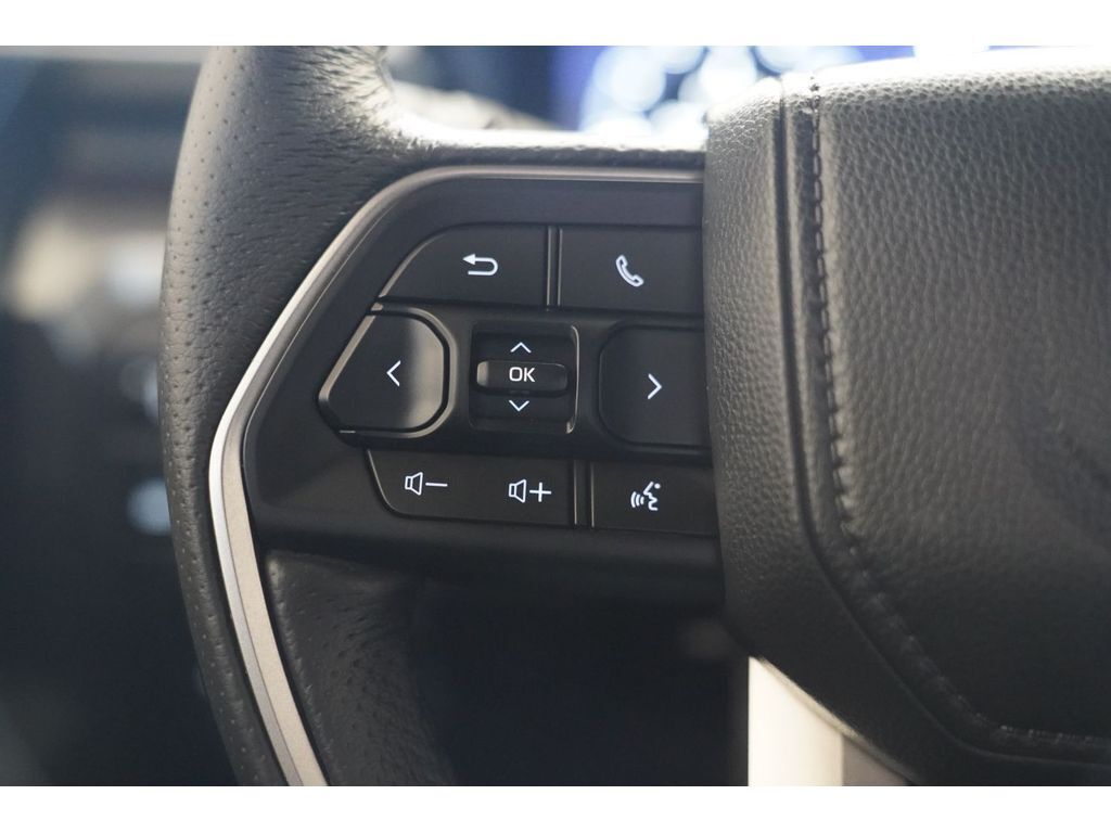 2025 Toyota Tacoma TRD Sport - Photo 23