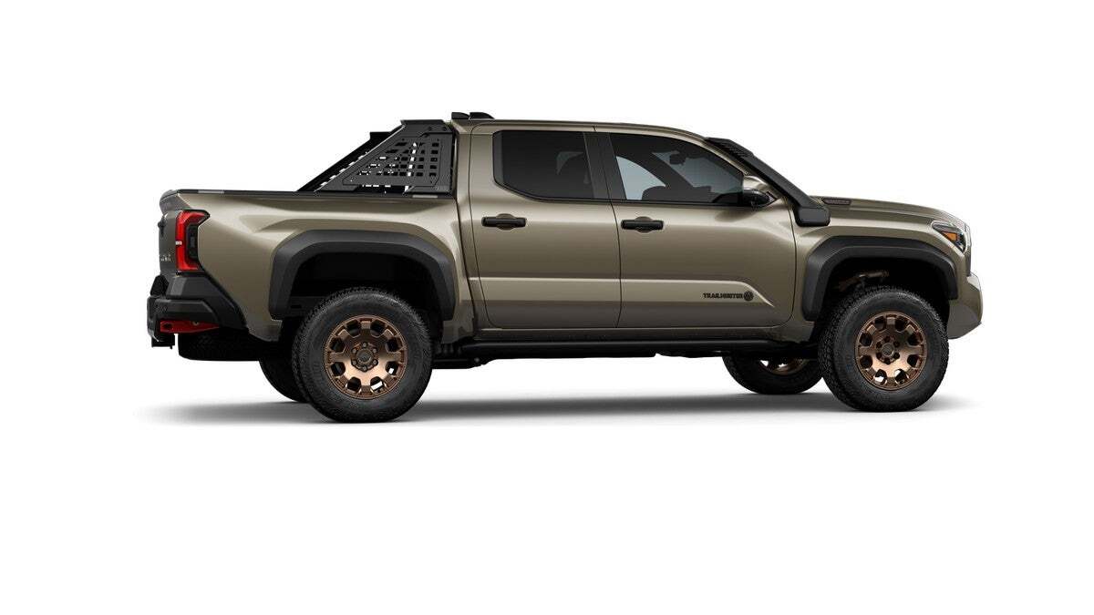 2025 Toyota Tacoma i-FORCE MAX Tacoma Trailhunter Roseville CA