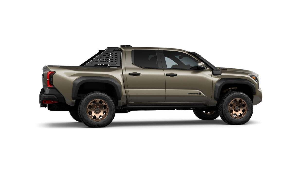 2025 Toyota Tacoma i-FORCE MAX Tacoma Trailhunter Roseville CA