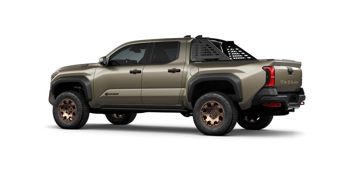 2025 Toyota Tacoma i-FORCE MAX Tacoma Trailhunter Roseville CA
