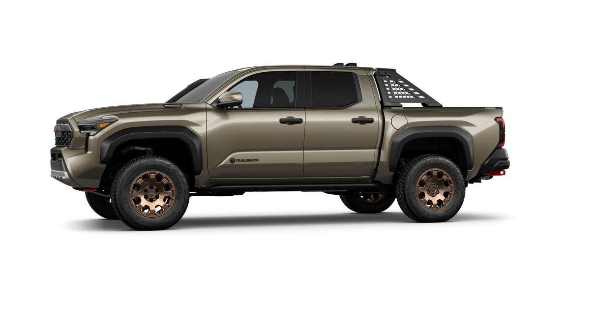 2025 Toyota Tacoma i-FORCE MAX Tacoma Trailhunter Roseville CA