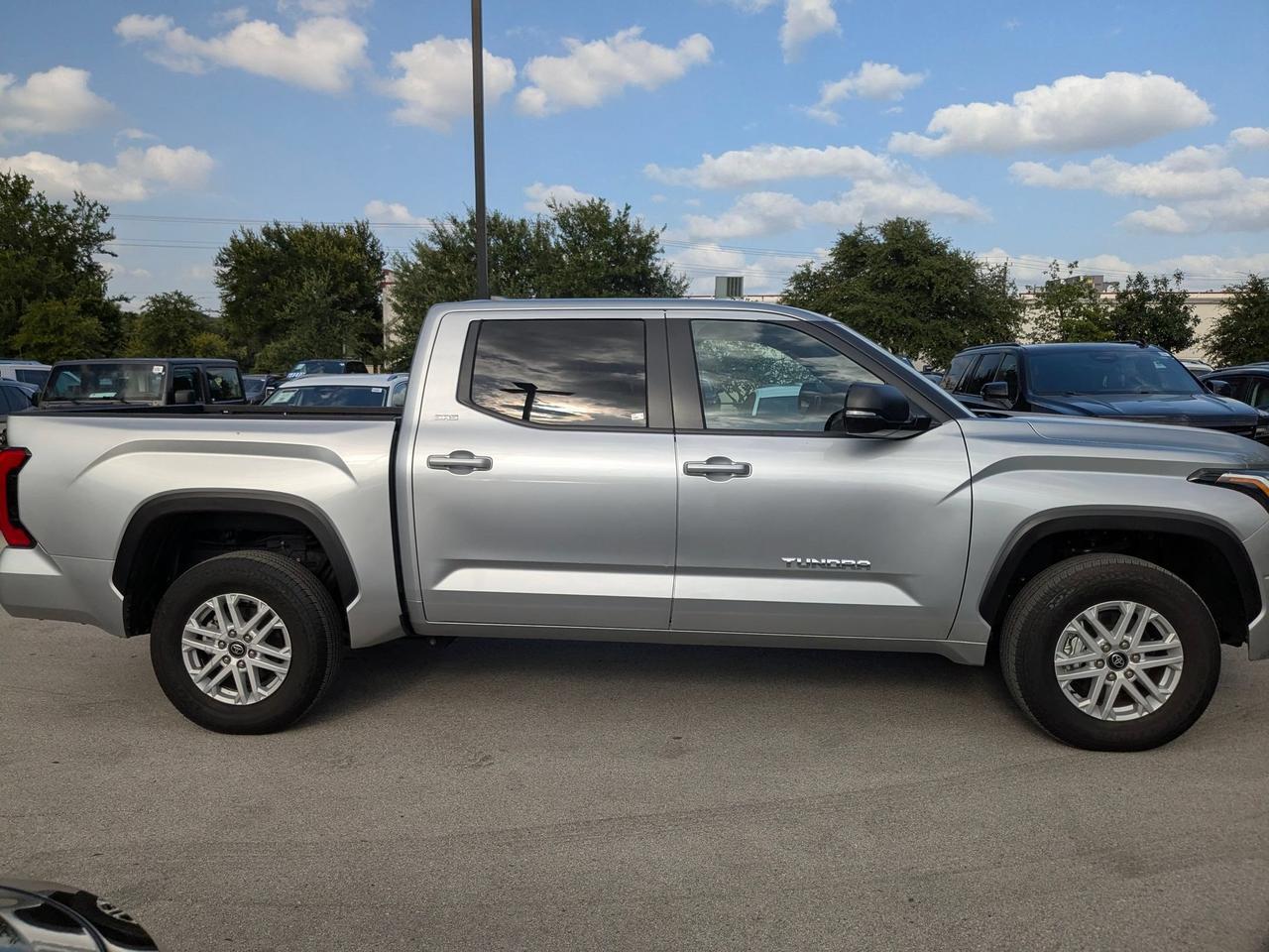 2025 Toyota Tundra 4WD SR5