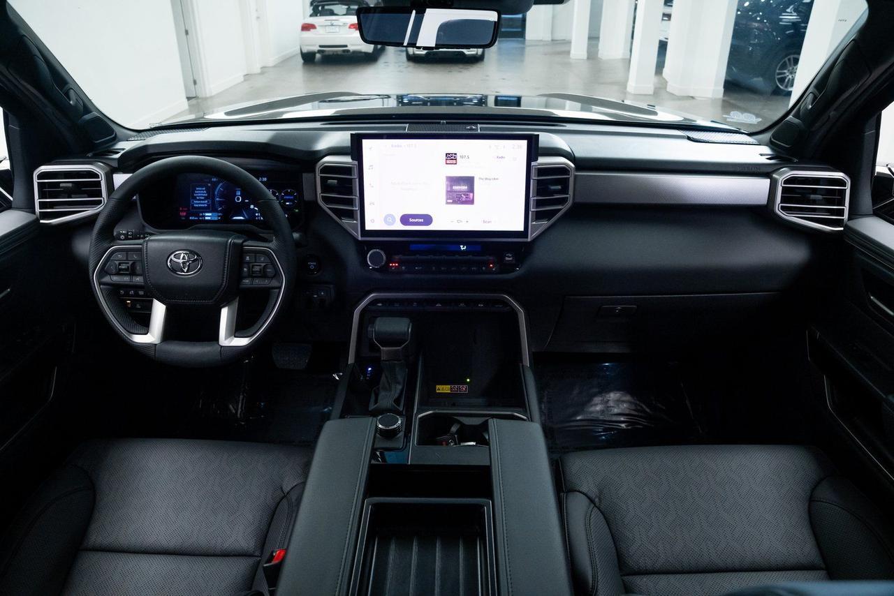2025 Toyota Tundra Limited - Photo 8