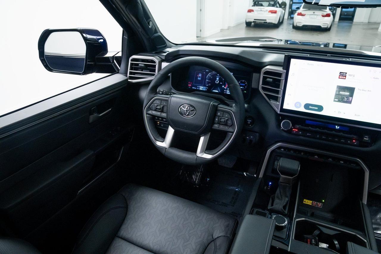 2025 Toyota Tundra Limited - Photo 9