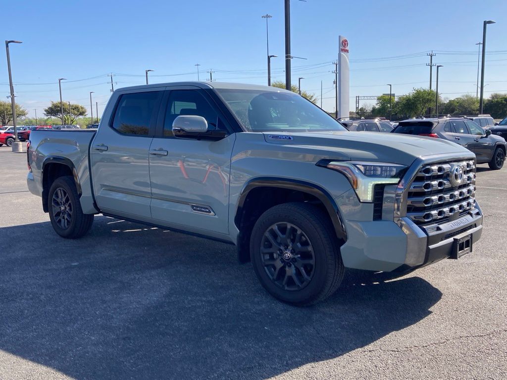 2025 Toyota Tundra Hybrid Platinum