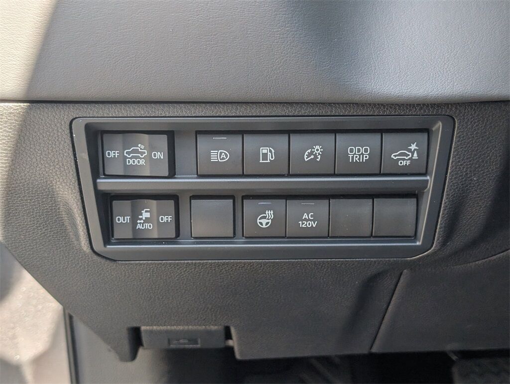 2025 Toyota Tundra Hybrid Platinum