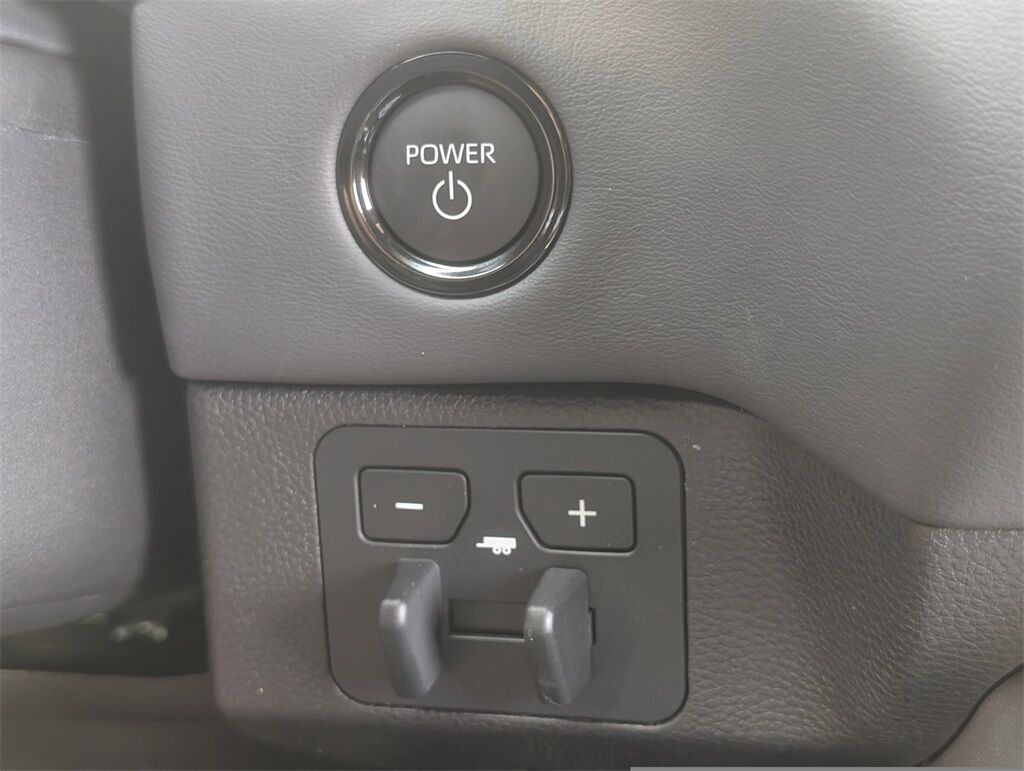 2025 Toyota Tundra Hybrid Platinum