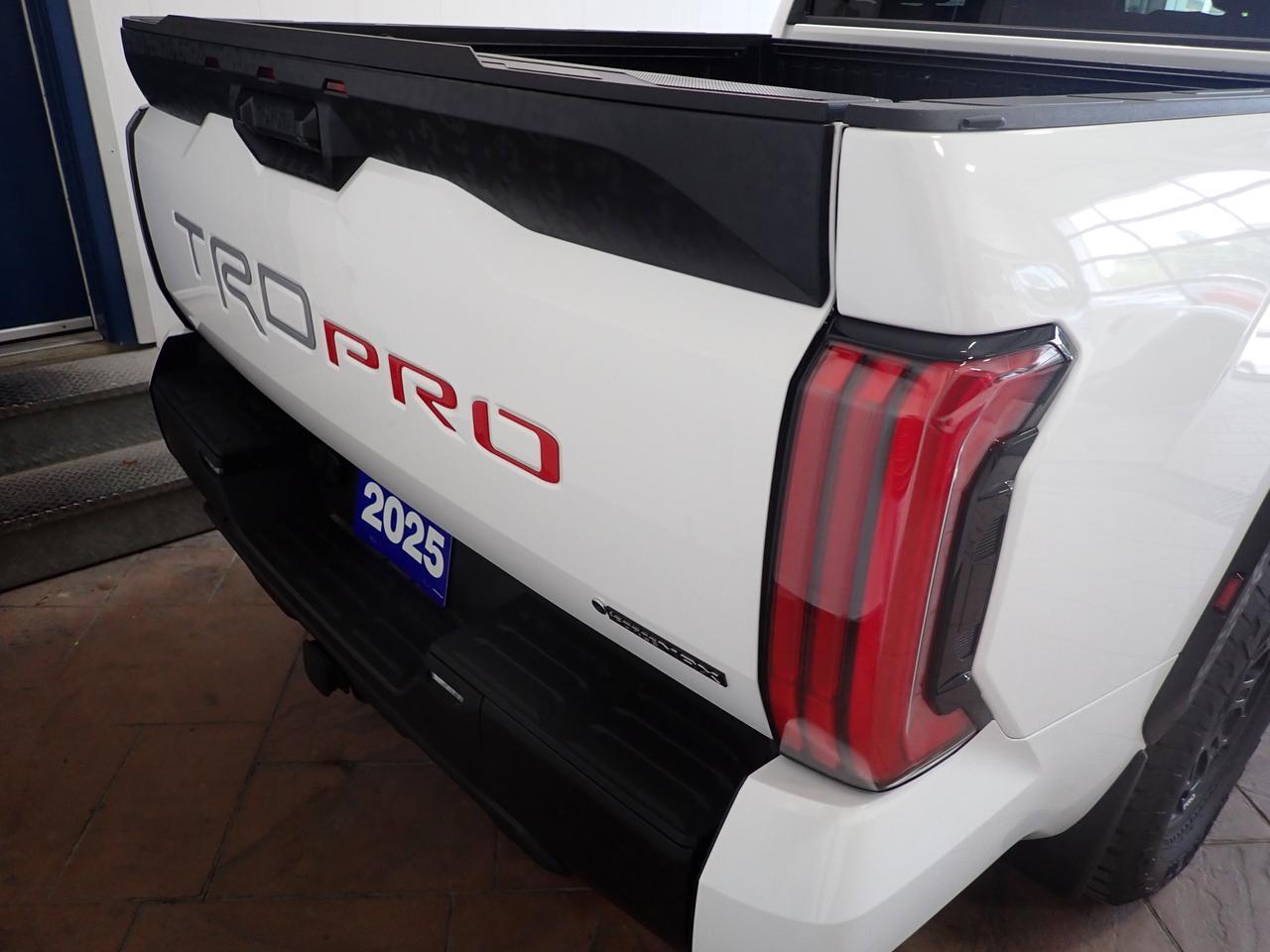 2025 Toyota Tundra LIMITED TRD PRO 4WD LEATHER NAVI PANO SUNROOF *HYBRID* Listowel ON