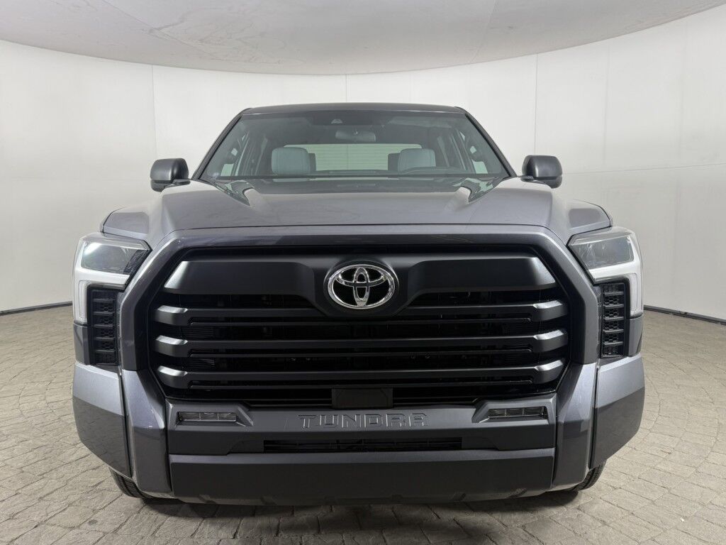 2025 Toyota Tundra SR5 CrewMax 4WD 3.4L V6 Maumee OH