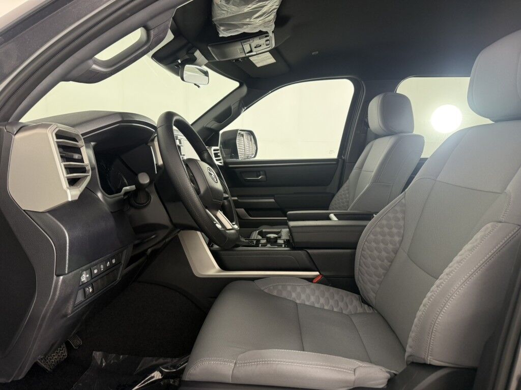 2025 Toyota Tundra SR5 CrewMax 4WD 3.4L V6 Maumee OH