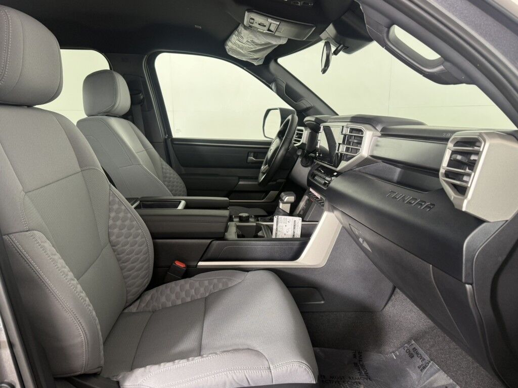 2025 Toyota Tundra SR5 CrewMax 4WD 3.4L V6 Maumee OH