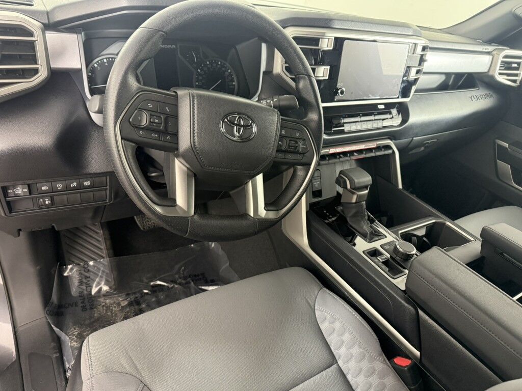 2025 Toyota Tundra SR5 CrewMax 4WD 3.4L V6 Maumee OH